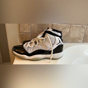 JORDAN 11 CONCORD WITH THE 45